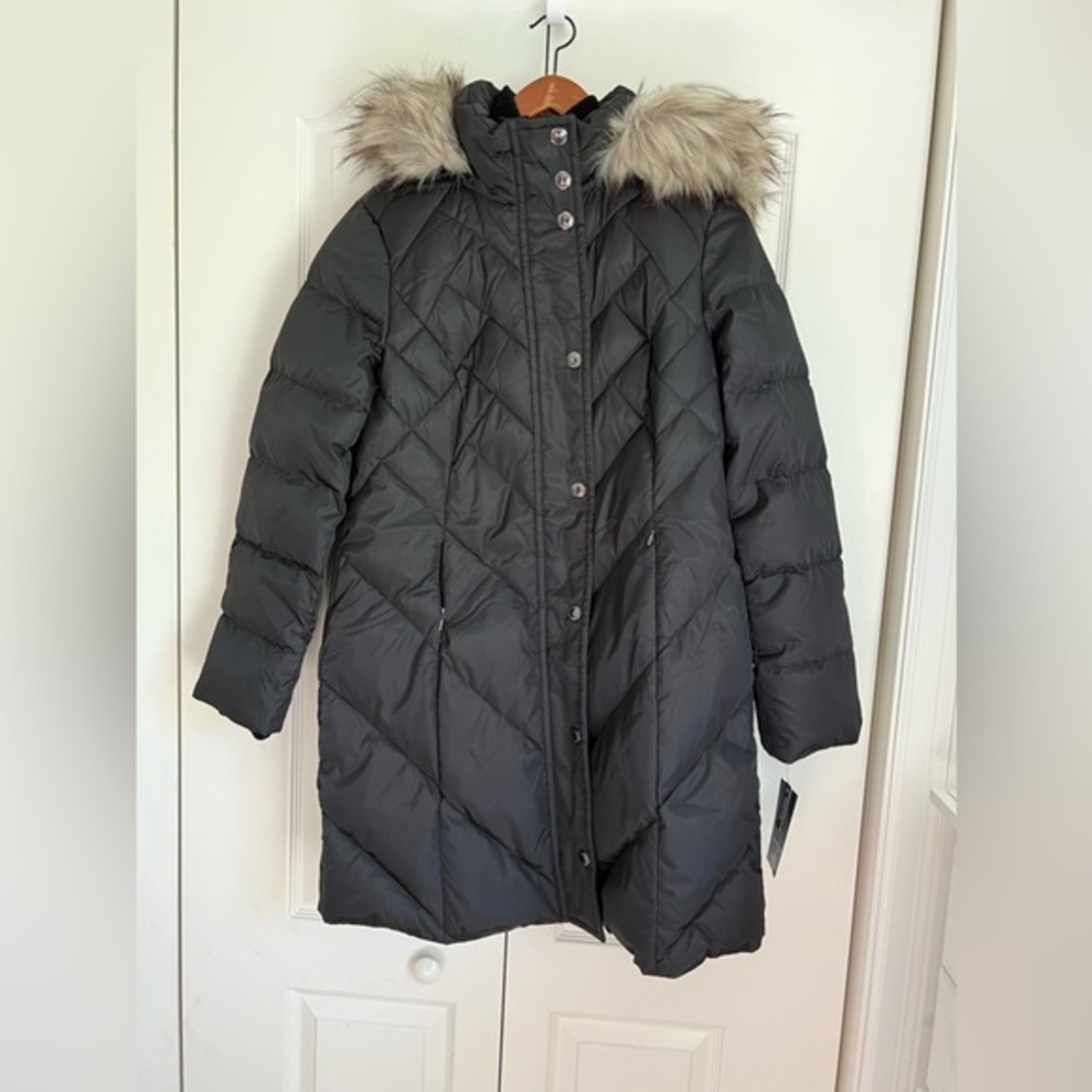 London Fog Women’s Medium Down Faux Fur Mid Length Black Puffer Jacket. NWT
